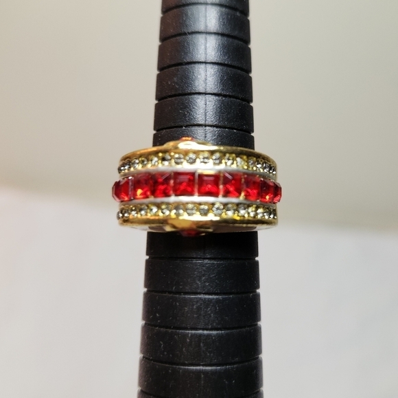 Vintage red rhinestone ring - Picture 5 of 8